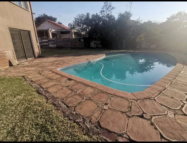 4 BEDROOM HOUSE FOR SALE IN LINMEYER